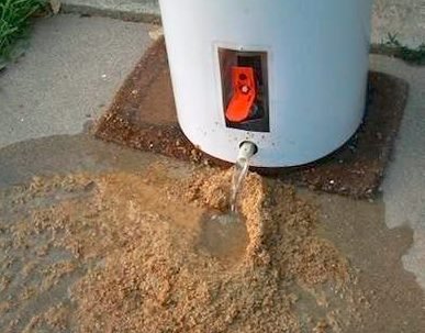 How to flush the water heater